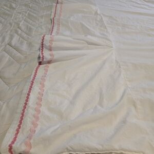 Pottery Barn Kids Crib Dust Ruffle White With Pink Rick Rack.